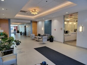 656 Quince Orchard Rd, Gaithersburg, MD for lease Lobby- Image 2 of 3