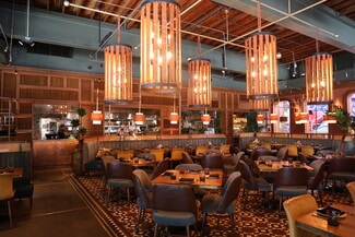 Plus de détails pour 5556 NE 4th Ct, Miami, FL - Commerce de détail à louer