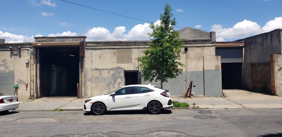 186 Van Dyke St, Brooklyn, NY for lease - Building Photo - Image 2 of 3