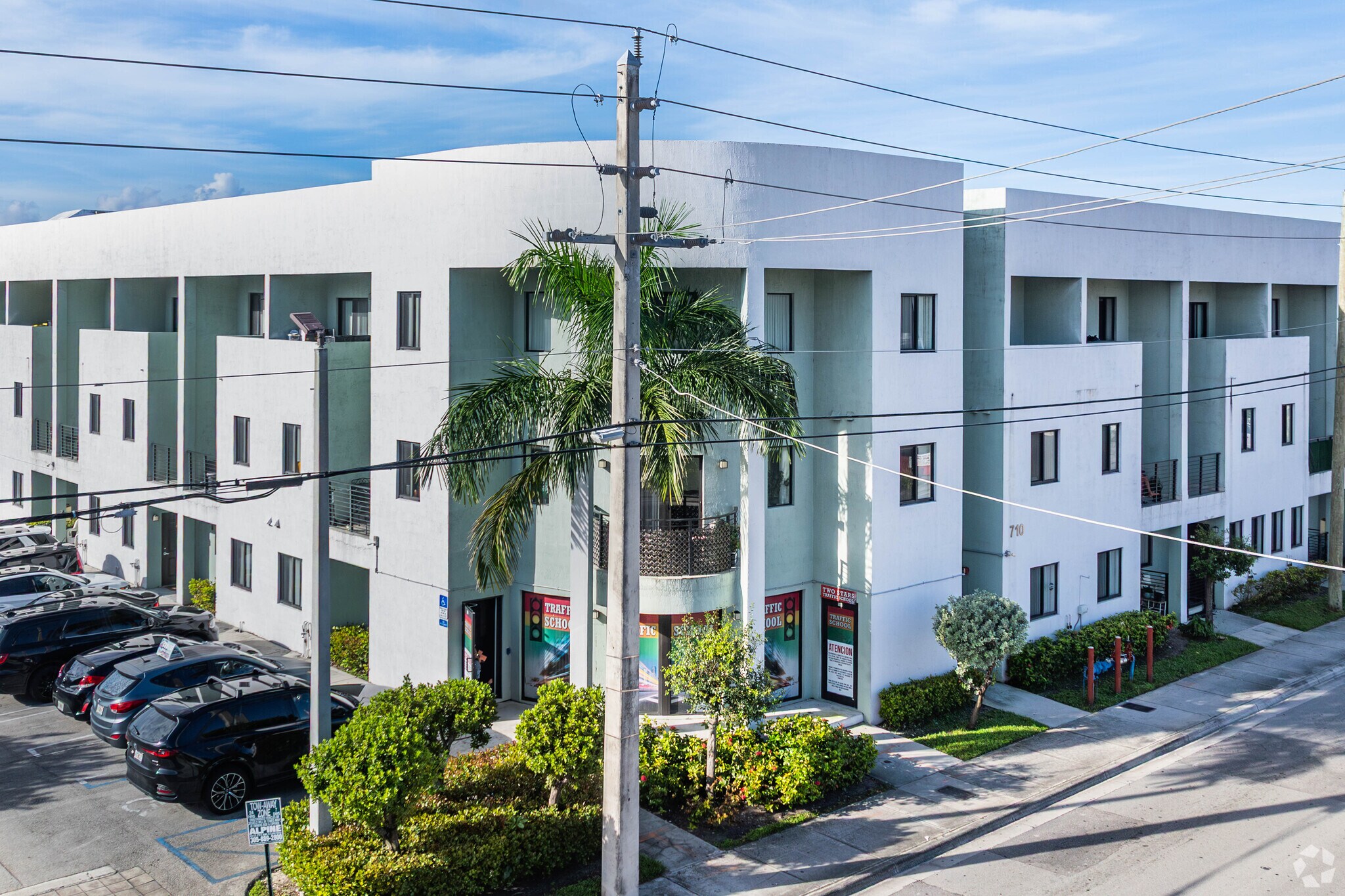 710 E 9th St, Hialeah, FL à louer Photo principale- Image 1 de 5
