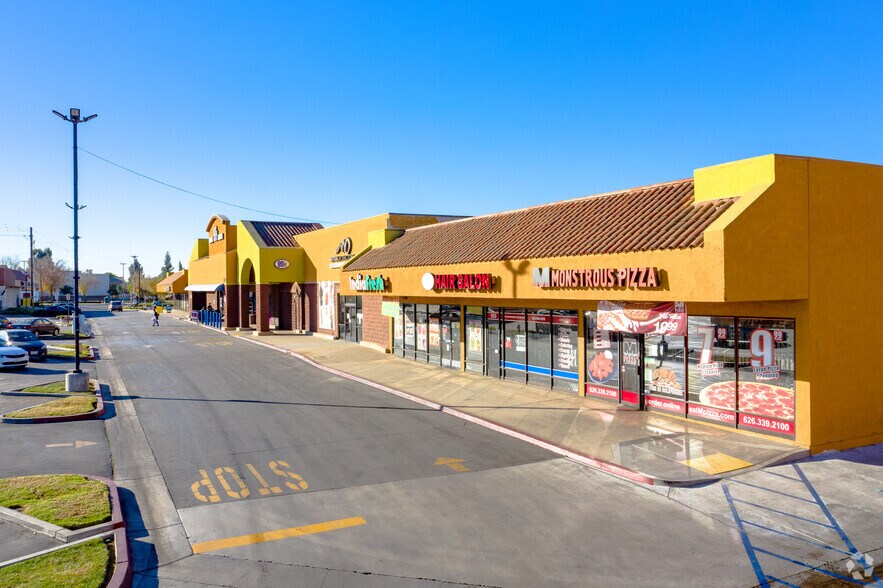 543 N Azusa Ave, Covina, CA à louer - Photo du bâtiment - Image 3 de 19