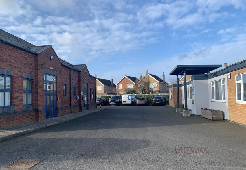 254 Braunstone Ln, Leicester for lease - Building Photo - Image 2 of 2