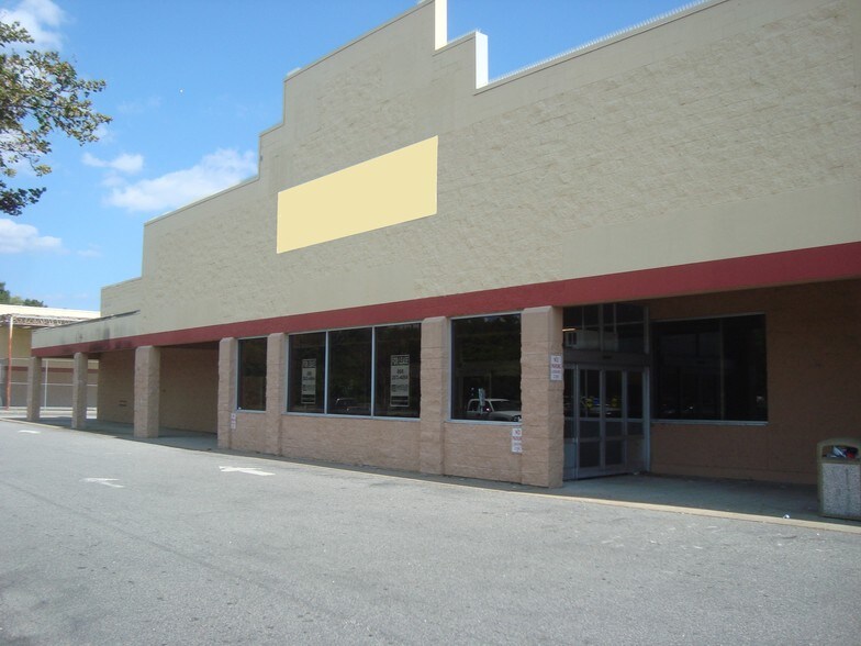 1871-1873 W Ehringhaus St, Elizabeth City, NC for sale - Building Photo - Image 2 of 13