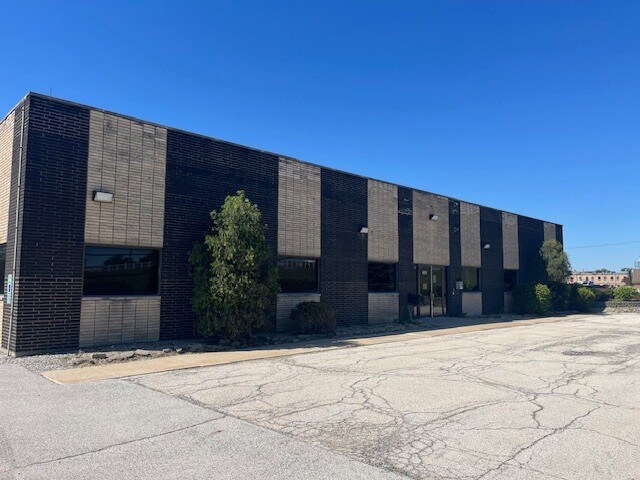 7459 W 79th St, Bridgeview, IL à louer - Photo du bâtiment - Image 2 de 26