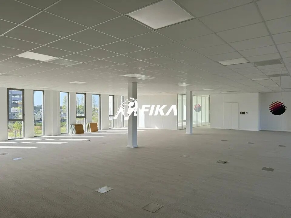 Office in Mérignac for lease Interior Photo- Image 1 of 13
