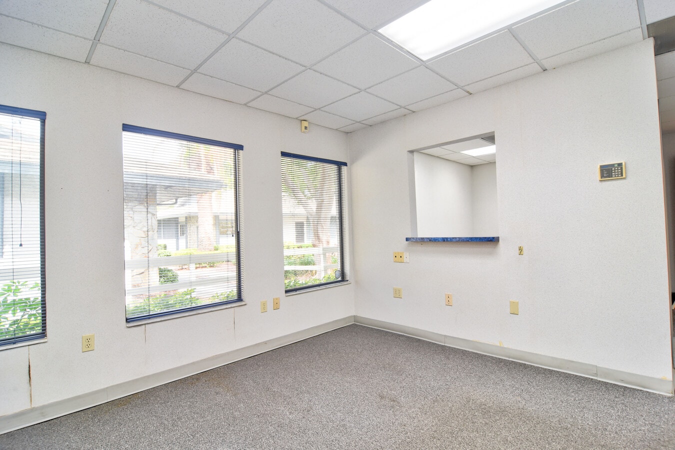 3275 66th St N, Saint Petersburg, FL 33710 - Unit 9 - - Interior Photo - Image 1 of 23