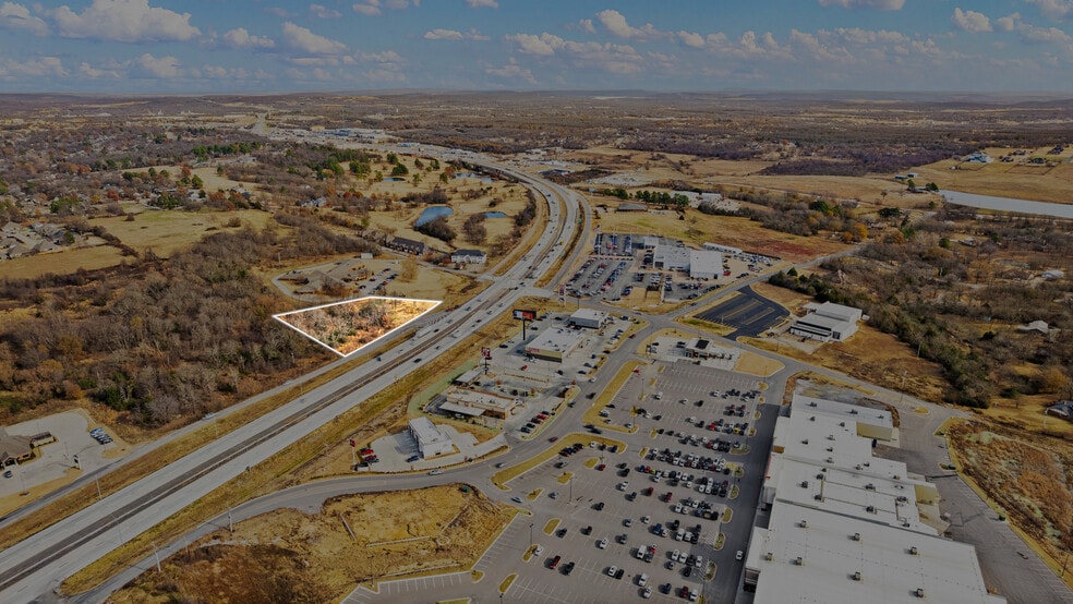 1075 George Nigh Expy, Mcalester, OK for sale - Primary Photo - Image 1 of 18