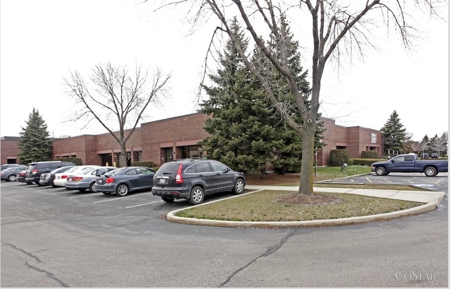 1450-1484 Elmhurst Rd, Elk Grove Village, IL à louer - Photo principale - Image 1 de 8