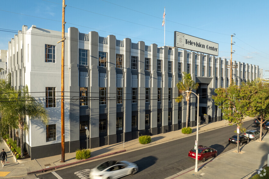 6311 Romaine St, Los Angeles, CA for lease - Building Photo - Image 1 of 100