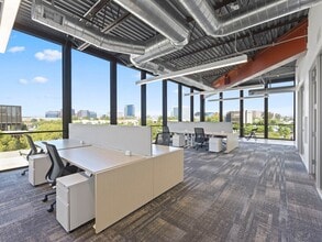 18600 MacArthur Blvd, Irvine, CA à louer Photo intérieure- Image 1 de 7