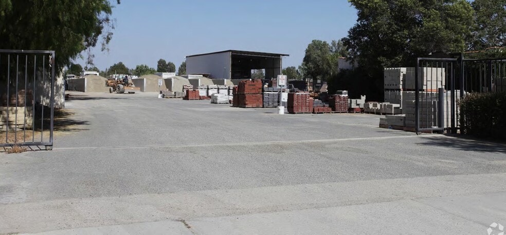 6090 Etiwanda Ave, Jurupa Valley, CA for sale - Primary Photo - Image 1 of 5