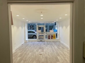 342 High St, Dorking for lease Interior Photo- Image 1 of 2