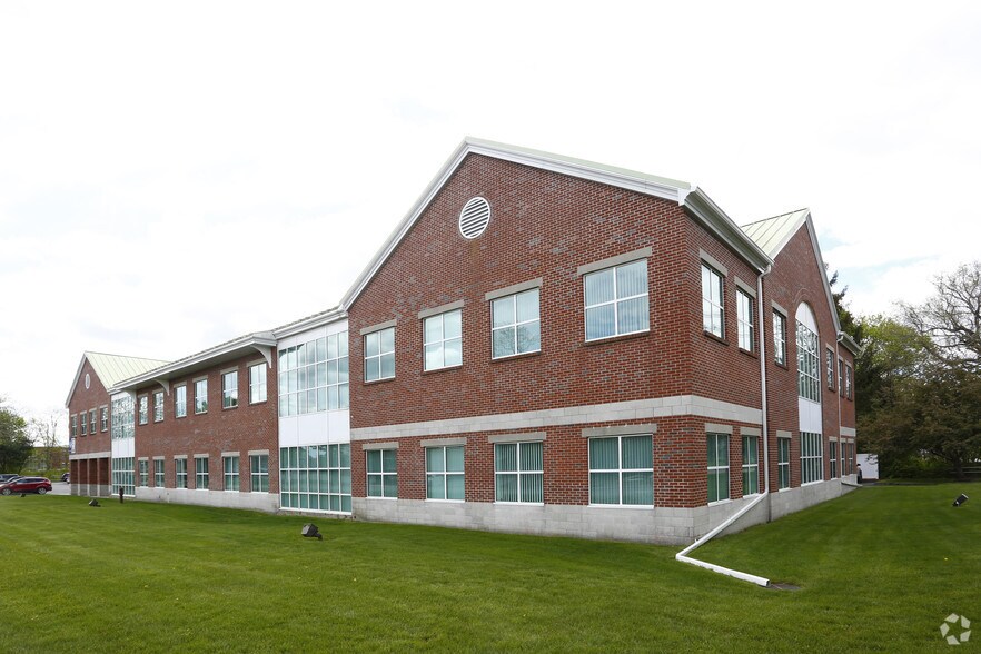 10 Riverside Dr, Lakeville, MA à louer - Photo du bâtiment - Image 3 de 9