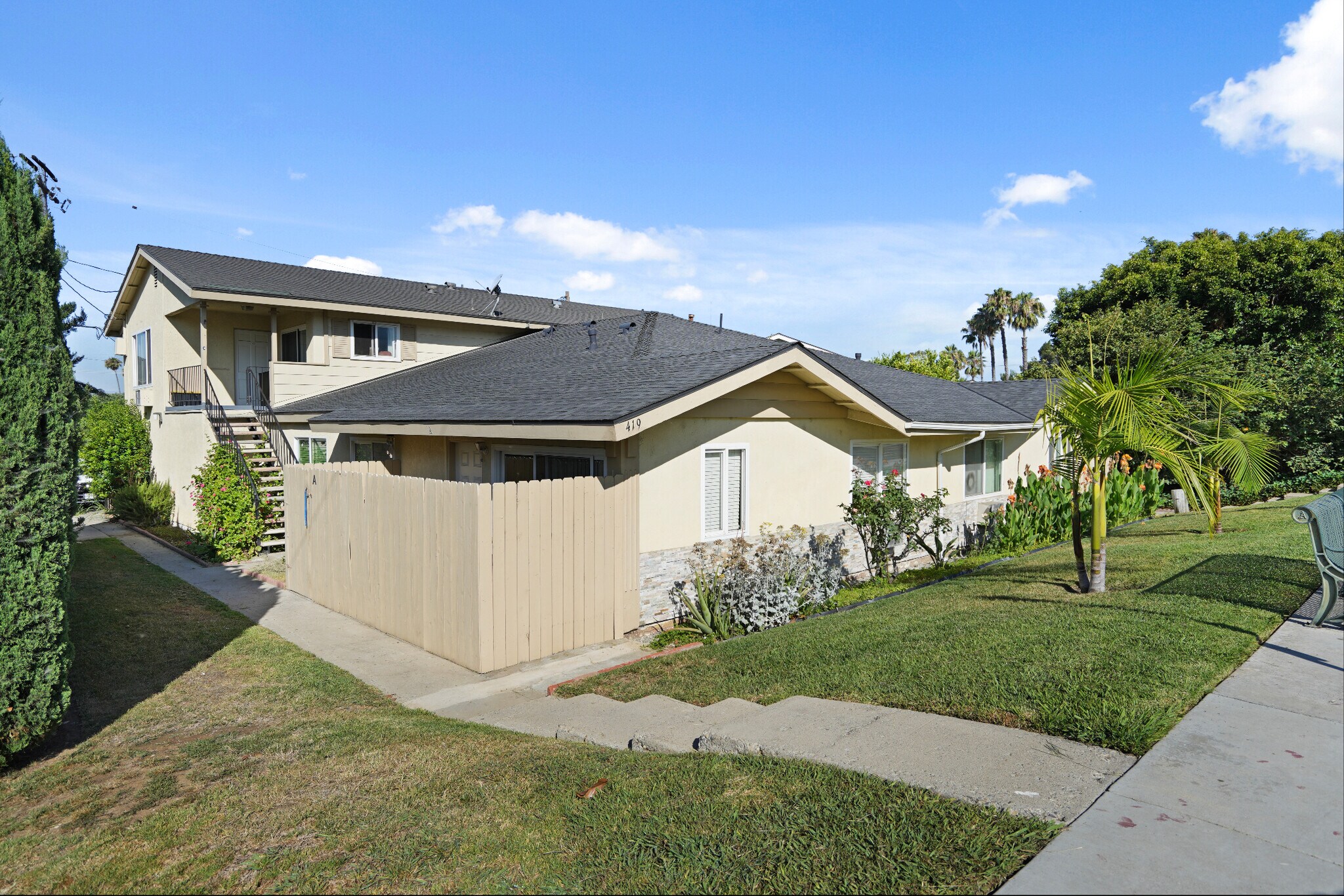 419 N Tustin Ave, Anaheim, CA à vendre Photo du bâtiment- Image 1 de 15