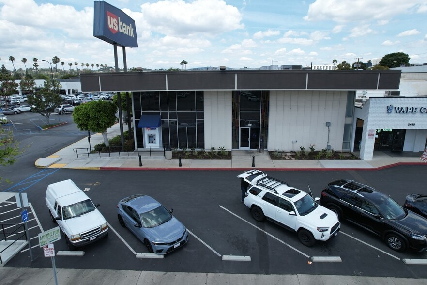 2403-2495 E Chapman Ave, Fullerton, CA à louer - Photo du bâtiment - Image 3 de 12