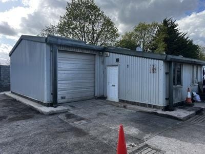 Quartermaster Rd, Westbury for lease - Building Photo - Image 3 of 7