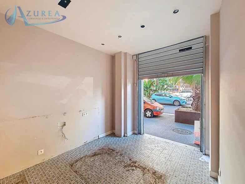 Retail in Nice for lease - Interior Photo - Image 3 of 6