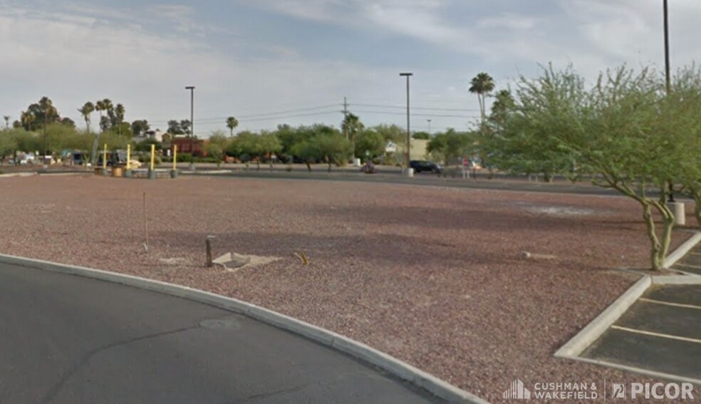 2225 W Ina Rd, Tucson, AZ à louer - Photo du bâtiment - Image 3 de 7