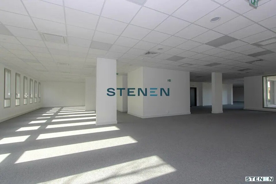 Office in Aix-en-Provence for lease - Building Photo - Image 3 of 28