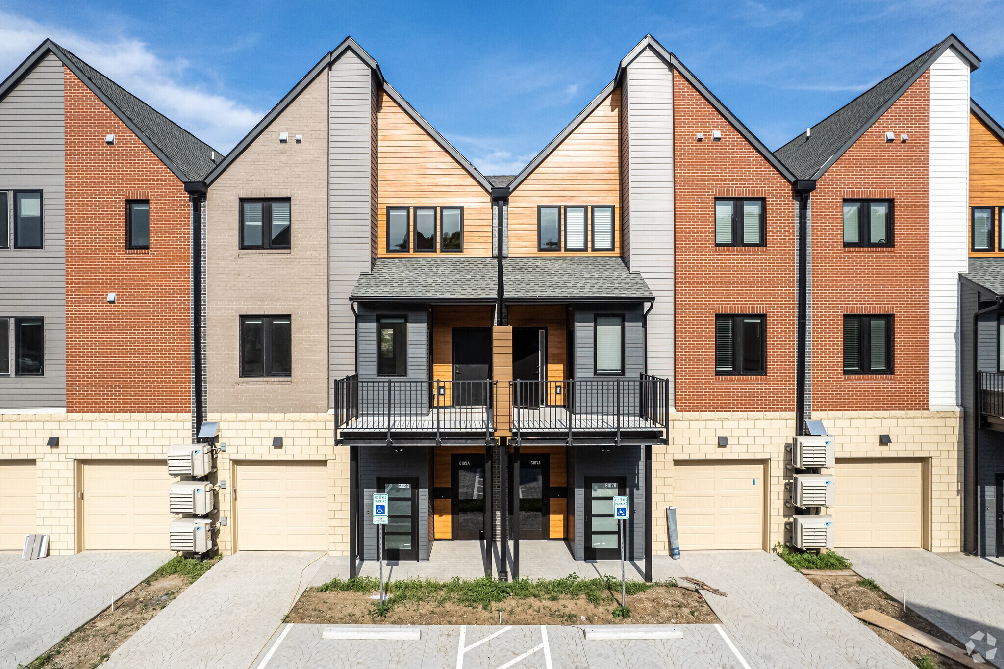 6115 Nieman Rd, Shawnee, KS à vendre Photo principale- Image 1 de 79