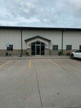 3431 4th Ave S, Fargo, ND for lease Interior Photo- Image 2 of 6