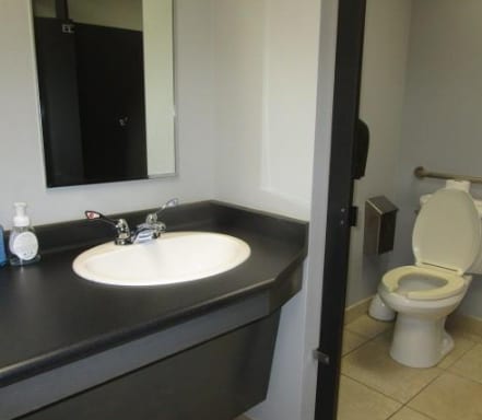 637 Niagara St, Welland, ON for lease - Interior Photo - Image 2 of 9