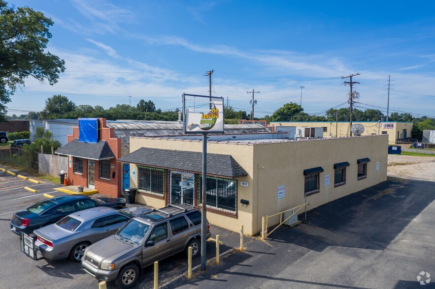 4911 Rozzelles Ferry Rd, Charlotte, NC à louer - Photo du bâtiment - Image 2 de 3