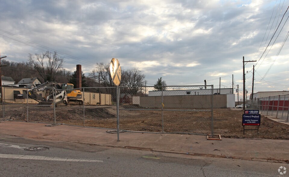 8852 Reading Rd, Cincinnati, OH à louer - Photo du bâtiment - Image 2 de 2