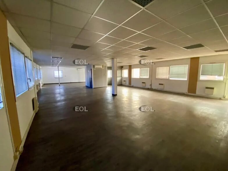 Office in Vitrolles for lease - Interior Photo - Image 3 of 4