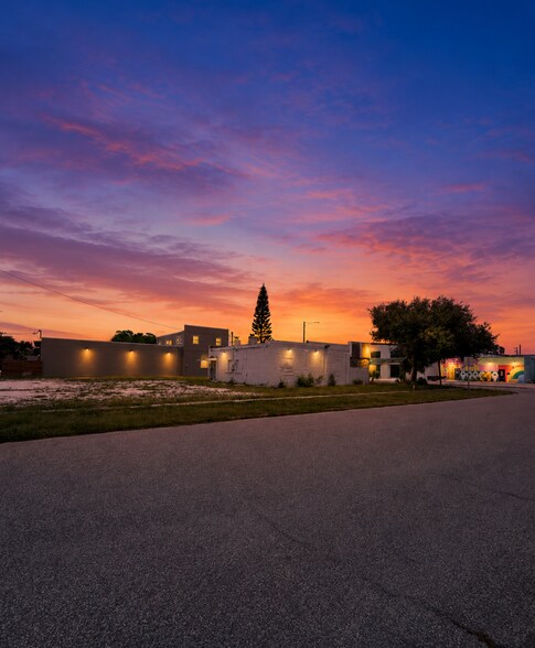 2463 5th Ave S, Saint Petersburg, FL à vendre - Photo du bâtiment - Image 2 de 6