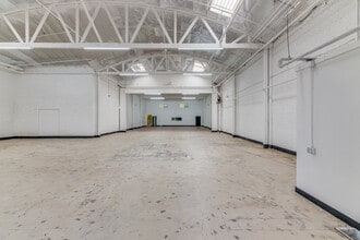 2023-2043 S Santa Fe Ave, Los Angeles, CA for lease Interior Photo- Image 1 of 13