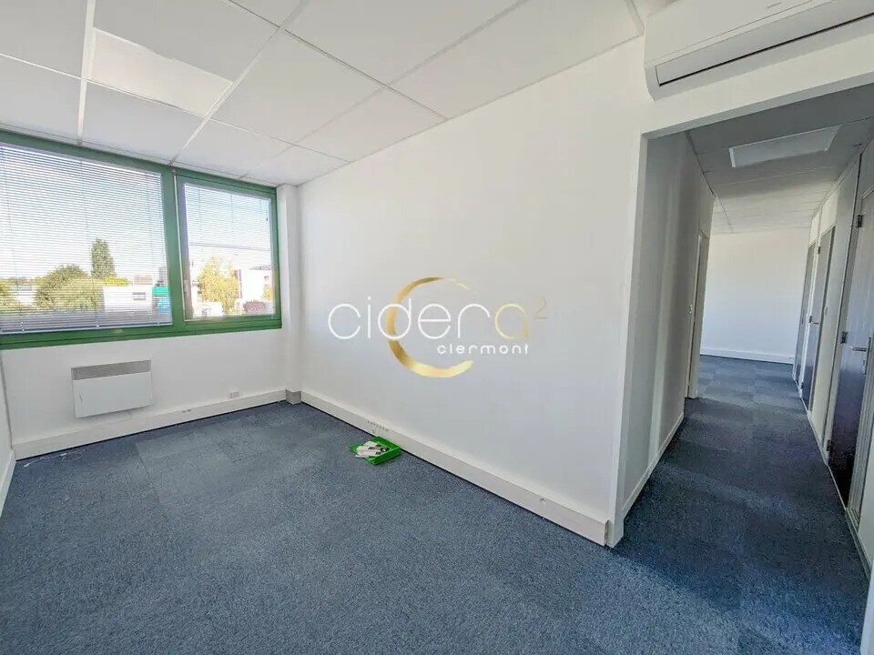 Office in Clermont-Ferrand for lease Interior Photo- Image 1 of 5