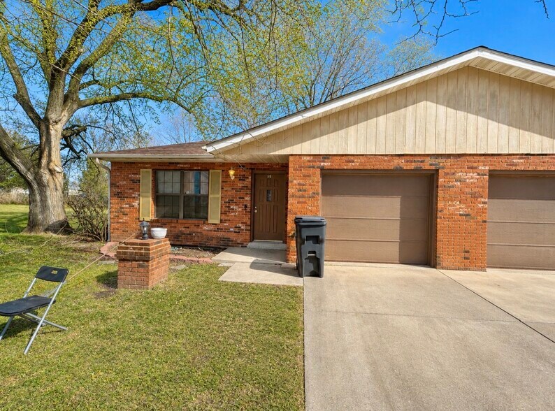 48 Eastland Dr, Belleville, IL à vendre - Photo du bâtiment - Image 2 de 16