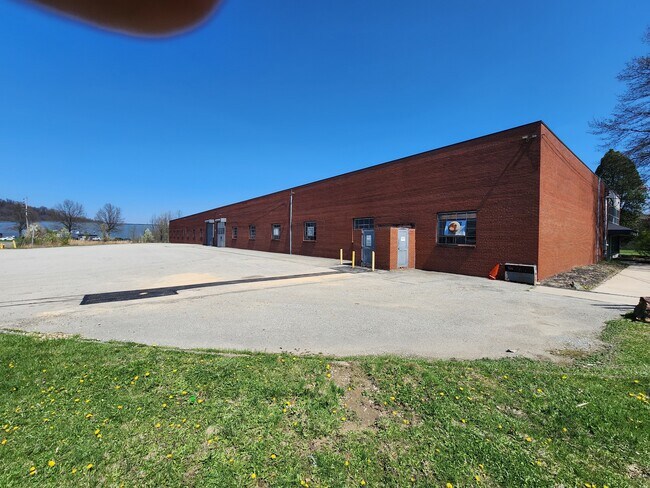 Plus de détails pour 495 Nixon Rd, Cheswick, PA - Industriel à louer