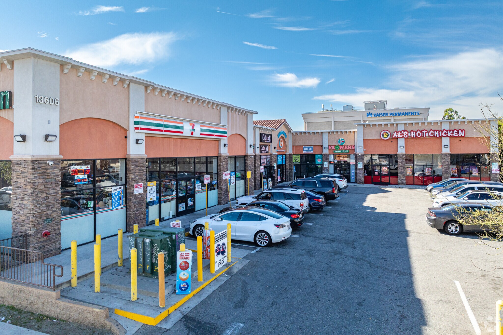 13606 Roscoe Blvd, Panorama City, CA for lease Building Photo- Image 1 of 6