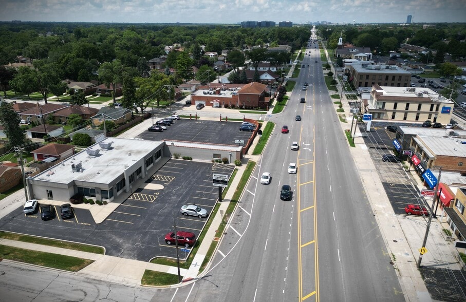10439 W Cermak Rd, Westchester, IL for sale - Building Photo - Image 3 of 22