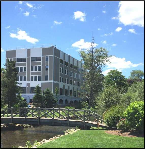 32-34 Main Street Ext, Plymouth, MA à louer - Photo du bâtiment - Image 3 de 37