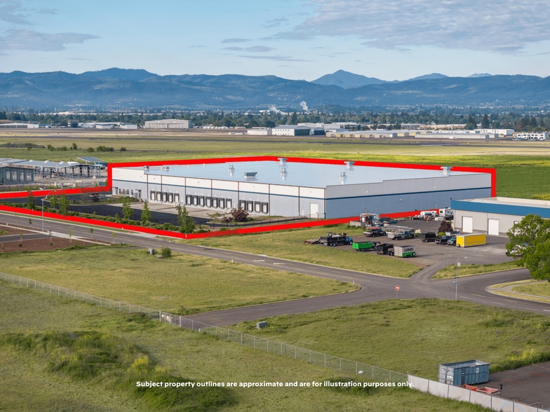 4689 Industry Dr, Medford, OR à louer - Photo du bâtiment - Image 3 de 67