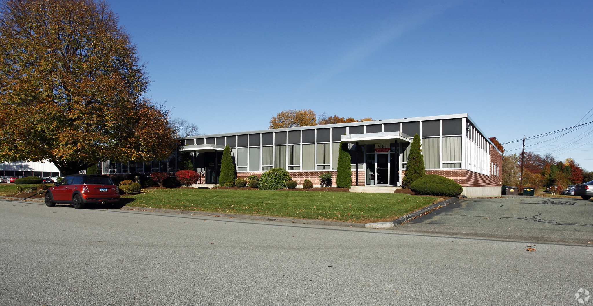 4 Strathmore Rd, Natick, MA for lease Primary Photo- Image 1 of 6