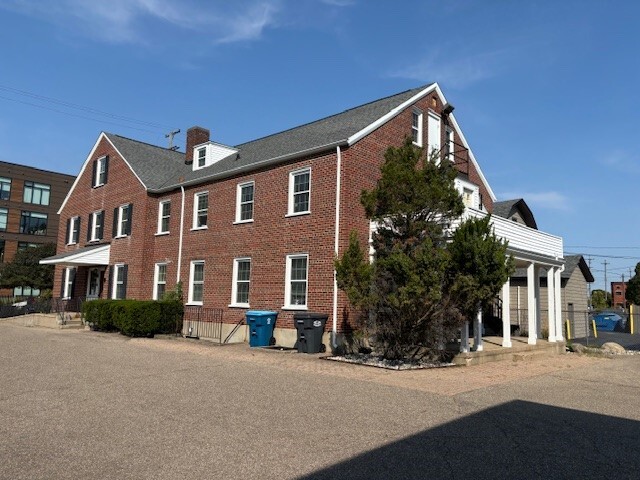 301 W Cedar St, Kalamazoo, MI for sale - Building Photo - Image 1 of 29