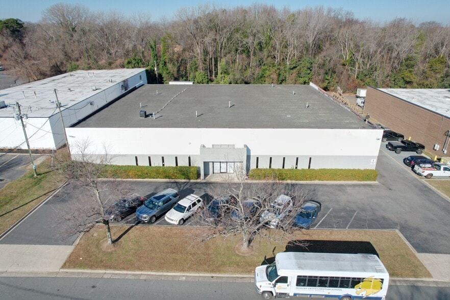 4200 Barringer Dr, Charlotte, NC for lease - Building Photo - Image 2 of 17