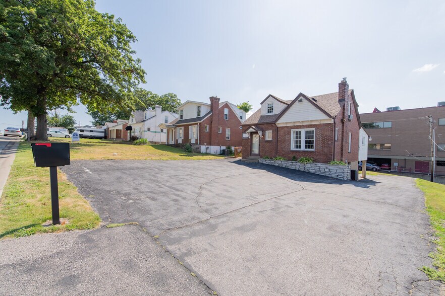 4150 Crescent Dr, Saint Louis, MO à vendre - Photo du bâtiment - Image 3 de 27