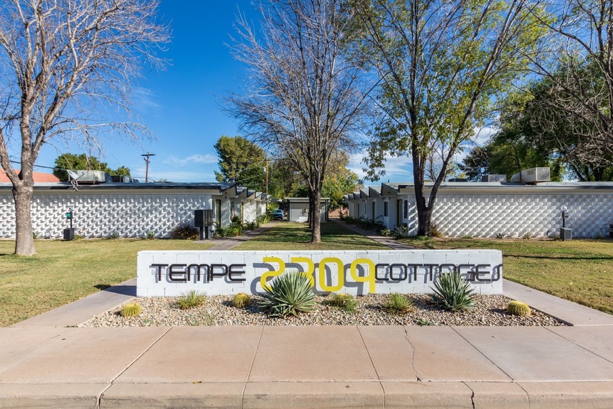 2301-2309 S College Ave, Tempe, AZ à vendre - Photo du bâtiment - Image 1 de 20