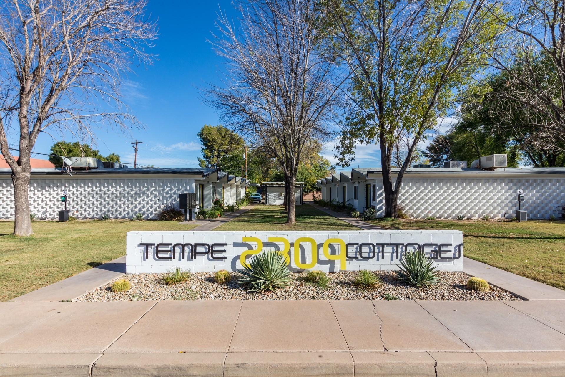 2301-2309 S College Ave, Tempe, AZ à vendre Photo du bâtiment- Image 1 de 21