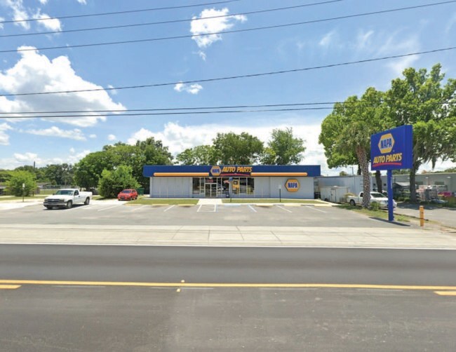 Plus de détails pour 5920 SE Hames Rd, Belleview, FL - Commerce de détail à vendre