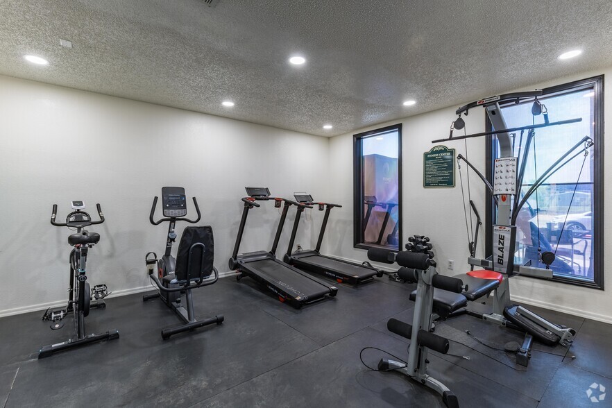320 Lee Ave, Bullhead City, AZ à vendre - Photo intérieure - Image 3 de 20