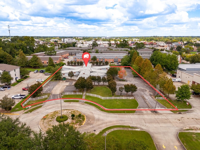 11637 Sherwood Forest Ct, Baton Rouge, LA à vendre - Photo du bâtiment - Image 2 de 12