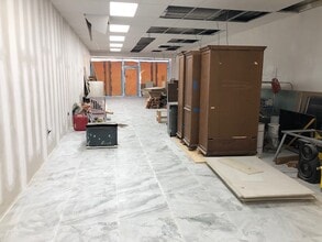 84 School St, Glen Cove, NY à louer Photo intérieure- Image 2 de 4