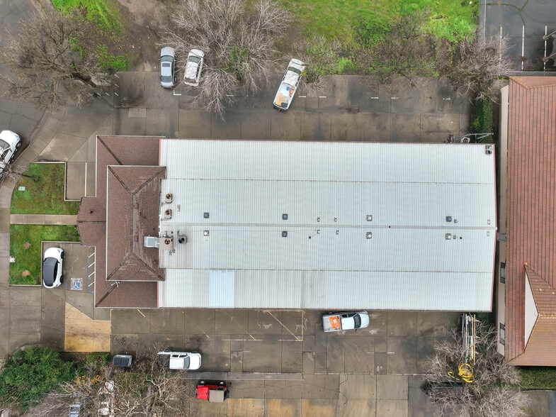 1633 Starr Dr, Yuba City, CA for lease - Building Photo - Image 3 of 18