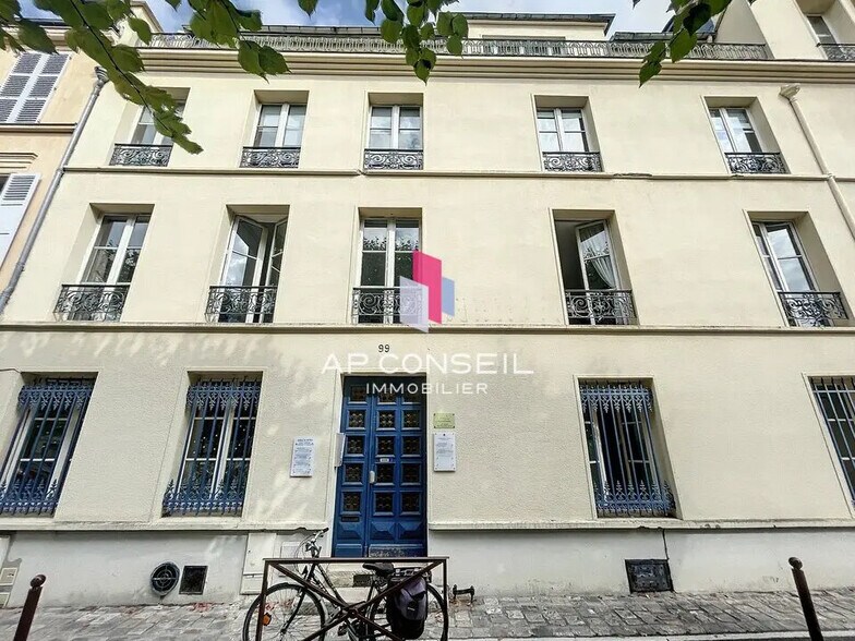 Office in Versailles for lease - Building Photo - Image 2 of 3